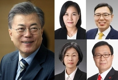 왼쪽 문재인 대통령, 오른쪽 상단 유명희 통상교섭본부장·정태옥 전 의원 부부, 오른쪽 하단 민유숙 대법관·박병호 전 의원 부부. 매일신문DB