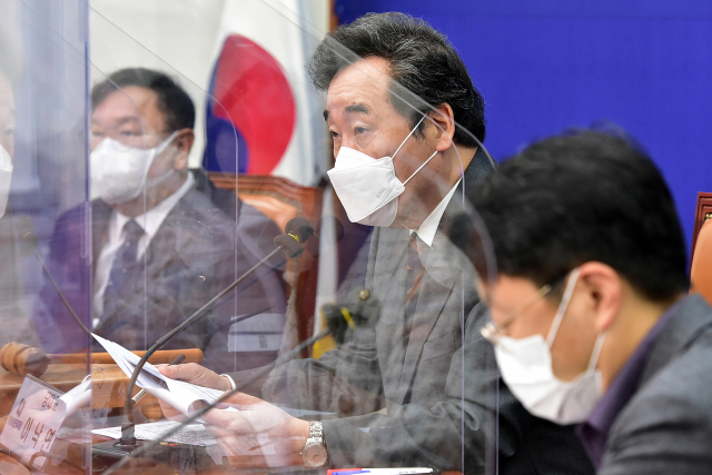 이낙연 더불어민주당 대표가 3일 국회에서 열린 중앙위원회의에서 발언하고 있다. 연합뉴스