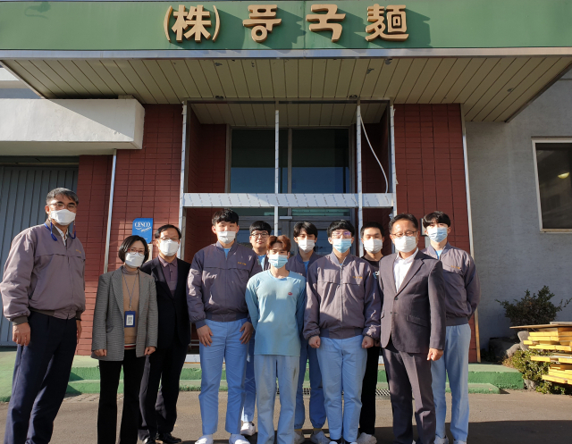 4일 이익규 대구경북지방병무청장이 (주)풍국면을 방문해 산업기능요원 복무 현장의 목소리를 청취했다. 대구경북지방병무청 제공