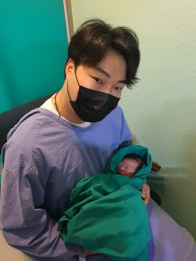김소라(32)·김태진(33) 부부 첫째 아들 김무준(3.2㎏) 10월 8일 출생