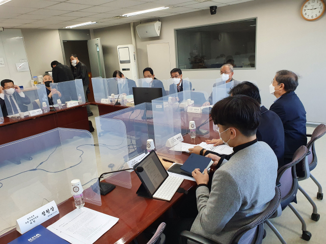 범의료계투쟁특별위원회는 지난 8일 대한의사협회 용산임시회관에서 첫 회의를 열어 내년도 신규 의사배출에 문제가 발생할 경우 이어질 의료대란의 문제점에 대해 논의를 진행했다. 범투위 제공