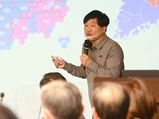 서민 단국대학교 교수가 11일 오전 서울 여의도 국회 의원회관에서 열린 국민의힘 초선모임인 