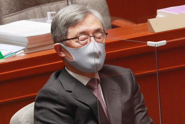 최재형 감사원장이 11일 오전 서울 여의도 국회에서 열린 예산결산특별위원회 전체회의에 참석하고 있다. 연합뉴스