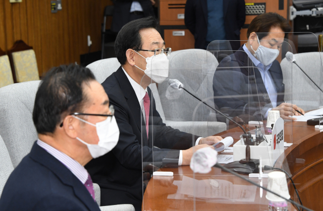 국민의힘 주호영 원내대표가 20일 국회에서 열린 원내대책회의에서 발언하고 있다. 연합뉴스