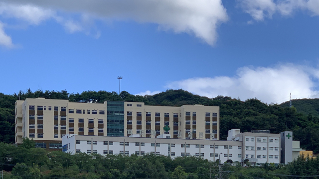경산시 평산동에 새롭게 문을 연 도움요양병원 전경, 대구 수성구와 인접한 입지에 500병상 규모로 재활치료 전문 요양 의료기관을 표방한다.