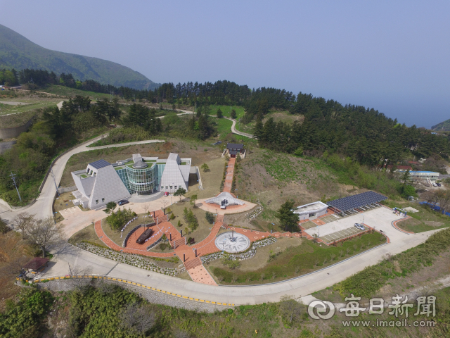 울릉군 북면에 위치한 안용복기념관 전경. 안용복기념관 제공