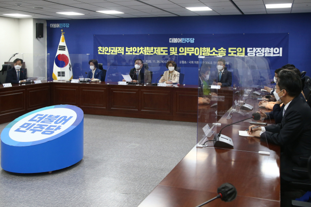 더불어민주당 김태년 원내대표가 26일 국회 의원회관에서 열린 