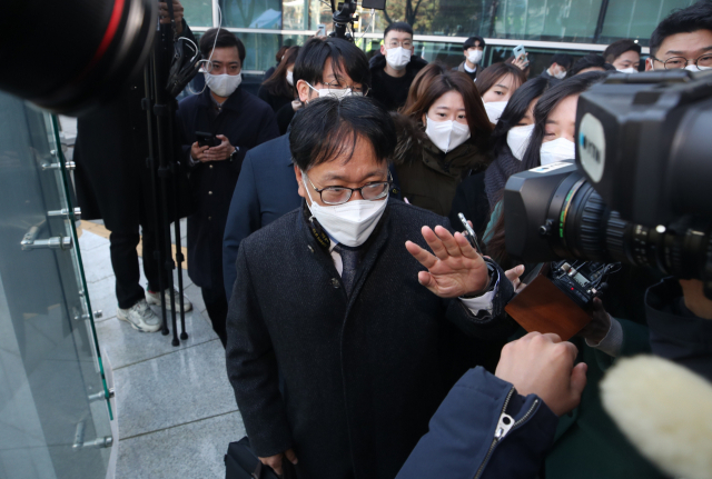 법무부 측 추미애 장관의 법률 대리인인 이옥형 변호사.(사진 중앙) 자료사진. 연합뉴스