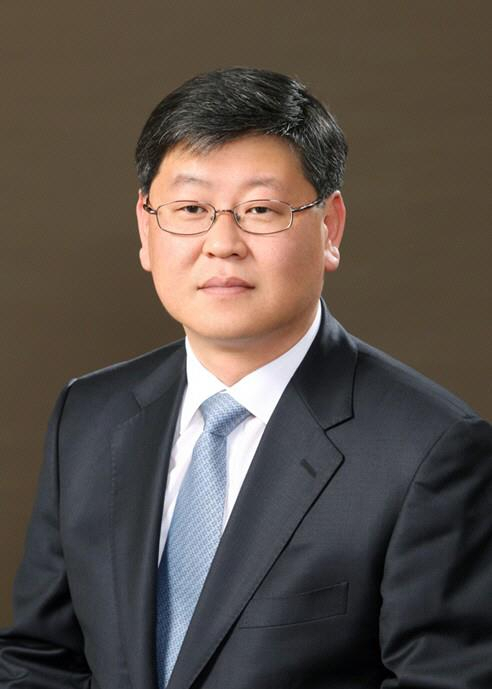 문재인 대통령은 2일 새 법무부 차관에 이용구 변호사를 내정했다. 연합뉴스