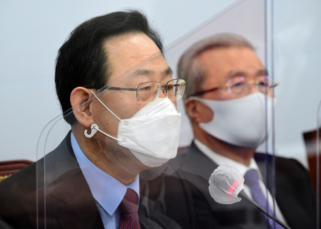 국민의힘 주호영 원내대표가 3일 국회에서 열린 비상대책위원회의에서 발언하고 있다. 연합뉴스