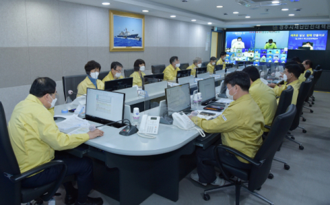 주낙영 경주시장이 코로나19 확진자 발생과 관련해 지난 6일 오후 경주시 재난안전대책본부 회의를 주재하고 있다. 경주시 제공