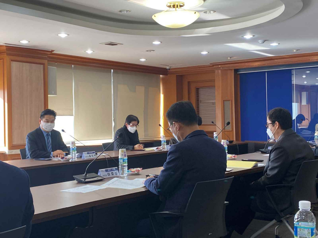 9일 오전 대구시청 별관에서 전통시장, 대형마트, 백화점 등 관계자가 모인 가운데 