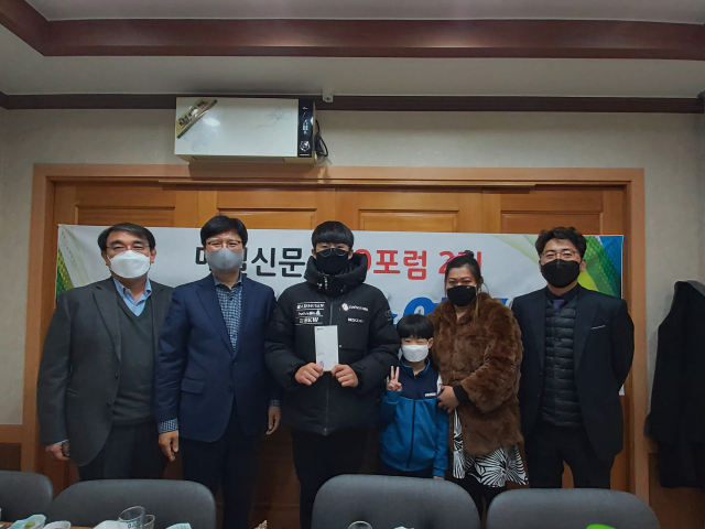 매일신문 CEO포럼 2기 동창회 장학금 전달