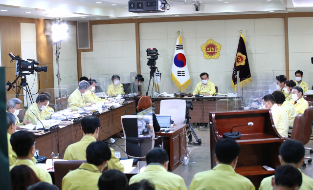 대구시의회 예산결산특별위원회가 대구시와 대구시교육청의 2021년도 예산안을 심의하고 있다. 대구시의회 제공