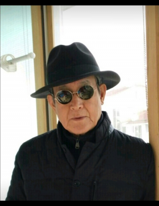 신춘문예 심사위원 구활-수필