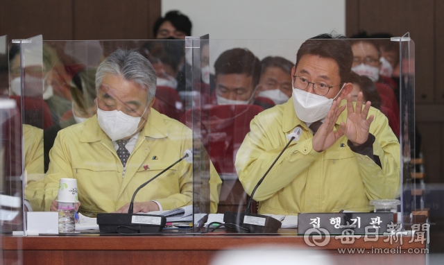 지난해 12월 16일 대구시의회 건설교통위원회 회의실에서 열린 상업지역 내 주거복합건축물의 용적률을 제한하는 