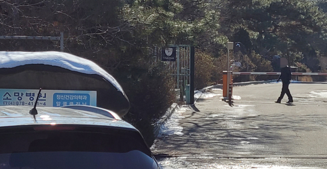 19일 오전 충북 음성 소망병원에서 신종 코로나바이러스 감염증(코로나19) 확진자 30명이 나왔다. 사진은 충북 음성 소망병원의 모습. 연합뉴스
