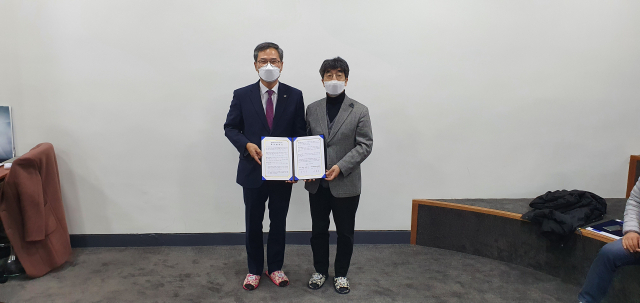 한국예탁결제원과 대구경북창업보육협의회는 21일 기존 모의 크라우드펀딩 IR대회를