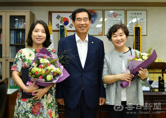 최영조(중앙) 경산시장이 지난 8월