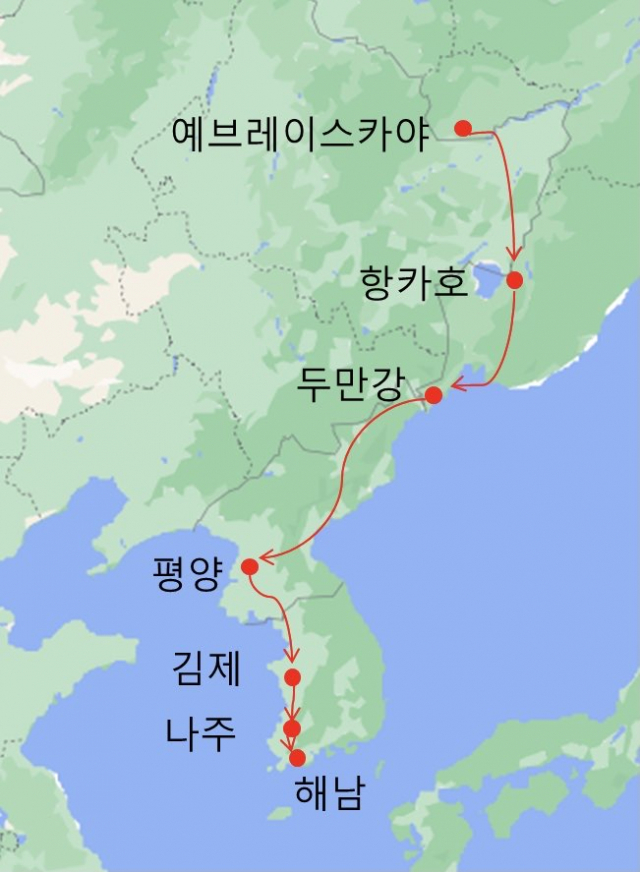 러시아에서 탈진상태에서 구조돼 재활치료를 통해 방사된 황새가 전남 해남에서 발견됐다. 사진은 황새 이동 경로도. 국립생태원 제공