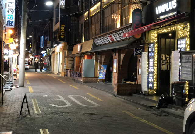 지난달 말 한산한 대구 중구 동성로 일대의 모습. 연합뉴스