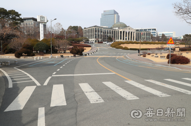 방학을 맞은 대구 북구 경북대학교 캠퍼스가 한산한 모습을 보이고 있다. 매일신문 DB