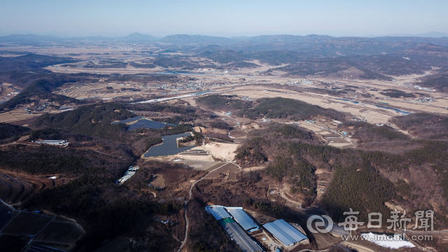 대구경북통합신공항 부지인 군위군 소보면 내의리와 의성군 비안면 도암리 일대의 모습. 5km 이내에 중앙고속도로와 상주~영천고속도로가 통과하고 국도 5호선, 국도 28호선 등이 인접해 있다. 매일신문DB