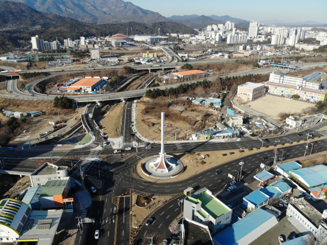 경북 구미시는 수출탑에서 시민운동장간 도로를 9일 개통한다. 구미시 제공