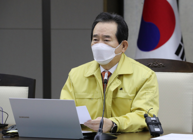 정세균 국무총리가 13일 오전 세종시 정부세종청사에서 열린 신종 코로나바이러스 감염증(코로나19) 대응 중앙재난안전대책본부 회의에 참석해 발언하고 있다. 연합뉴스