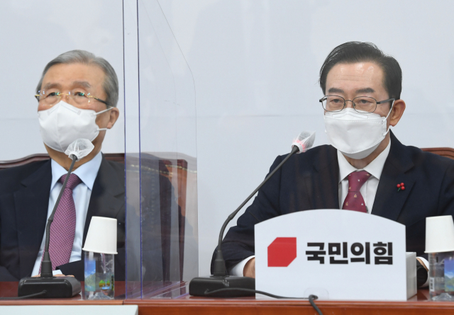 국민의힘 이종배 정책위의장이 14일 국회에서 열린 비상대책위원회의에서 발언하고 있다. 연합뉴스