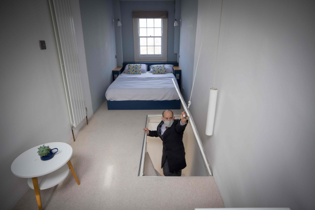 아담한 침실이 돋보이는 이 부동산의 가격은 한화로 약 14억이다. AFP 연합뉴스