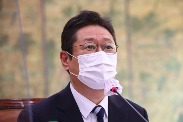 황희 문화체육관광부 장관 후보자가 9일 오전 서울 여의도 국회에서 열린 인사청문회에서 의원 질의에 답변하고 있다. 연합뉴스