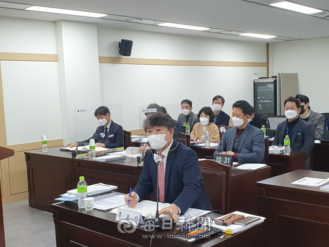 이재혁 경상북도개발공사 사장 후보자가 18일 경북도의회에서 열린 인사검증청문회에 참석해 발언하고 있다. 김영진 기자