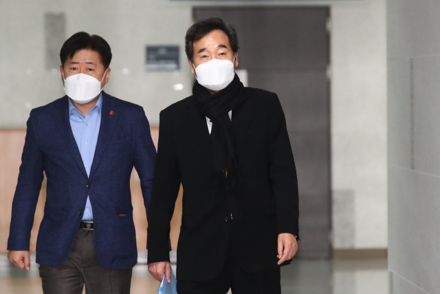 더불어민주당 이낙연 대표(우측)와 오영훈 대표비서실장. 연합뉴스