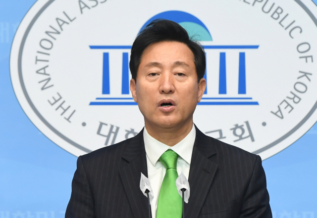 국민의힘 오세훈 서울시장 예비후보가 25일 오전 서울 여의도 국회 소통관에서 권역별 정책 공약을 발표하고 있다. 연합뉴스
