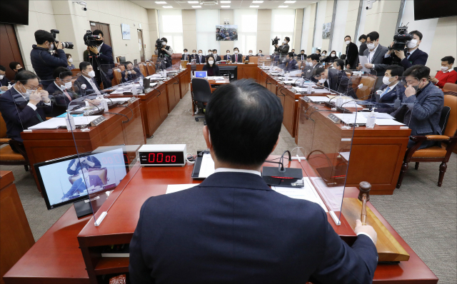23일 오후 서울 여의도 국회에서 국회 국방위원회 전체회의가 열리고 있다. 연합뉴스