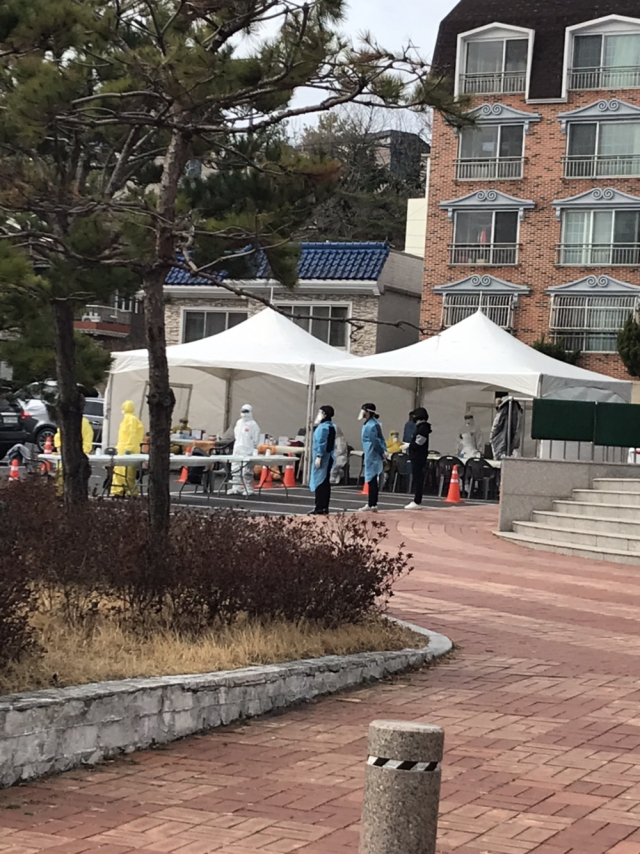 코로나 확진자 발생으로 지난달 28일 포항시 남구 효자교회 교인들을 대상으로 전수검사가 이뤄졌다. 독자 제공
