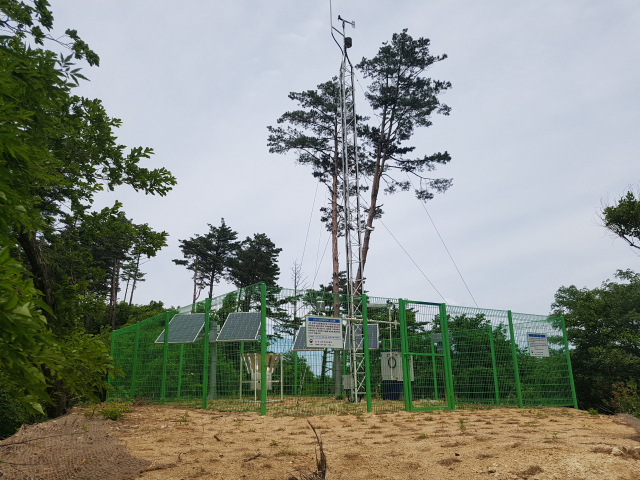 울진군 금강송면 소광리에 설치된 산악기상관측망. 남부산림청 제공