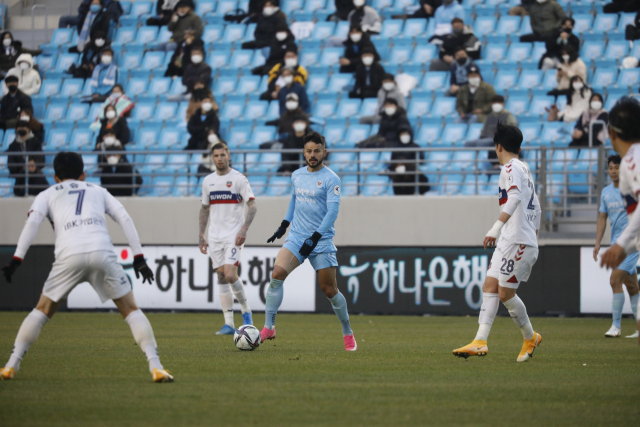 대구FC가 10일 광주FC와 치르는 K리그1 3라운드에서 리그 첫 승을 신고할지 주목된다. 승리 첫 단추를 끼우기 위해서는 대구의 