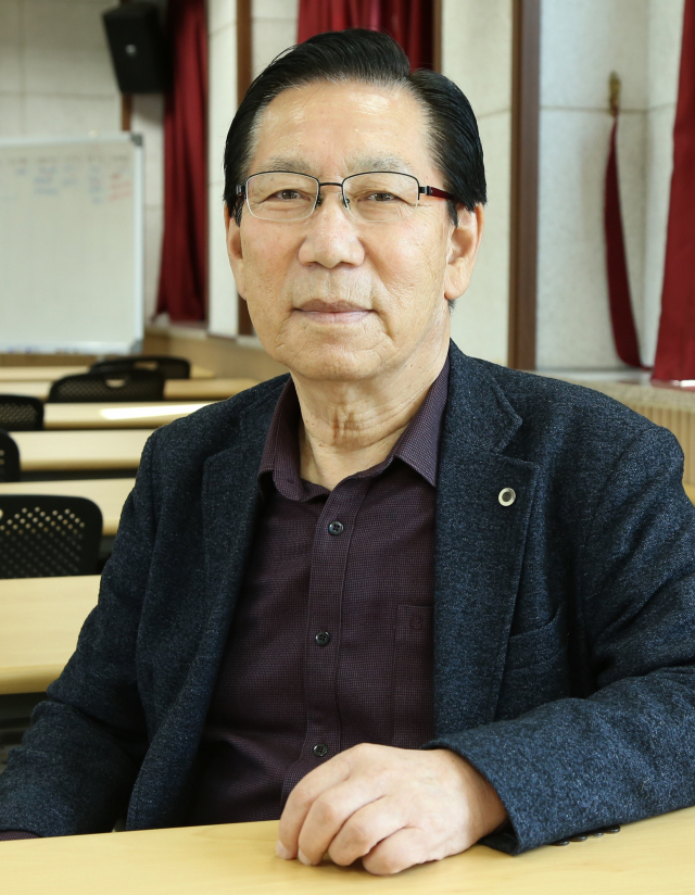 76세 만학도로 구미대 사회복지과에 입학한 신병희 씨. 구미대 제공