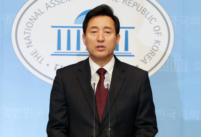 야권 단일후보로 선출된 국민의힘 오세훈 서울시장 후보가 23일 국회 소통관에서 소감을 밝히고 있다. 연합뉴스