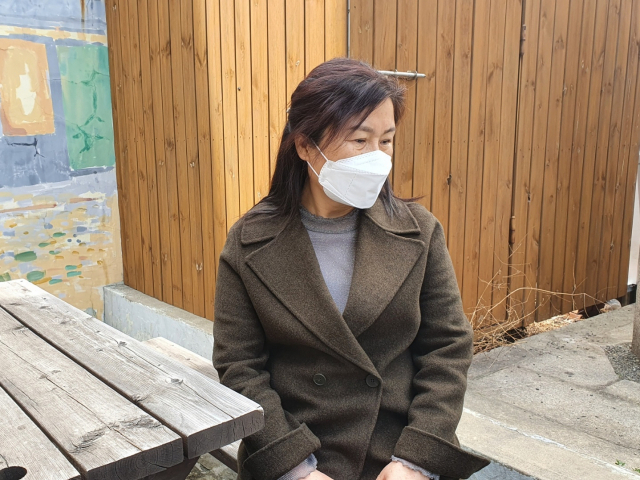 지난 2011년 학교폭력을 견디다 못해 14살의 나이로 극단적인 선택을 한 대구 중학생 고 권승민 군의 어머니 임지영(58) 씨. 배주현 기자