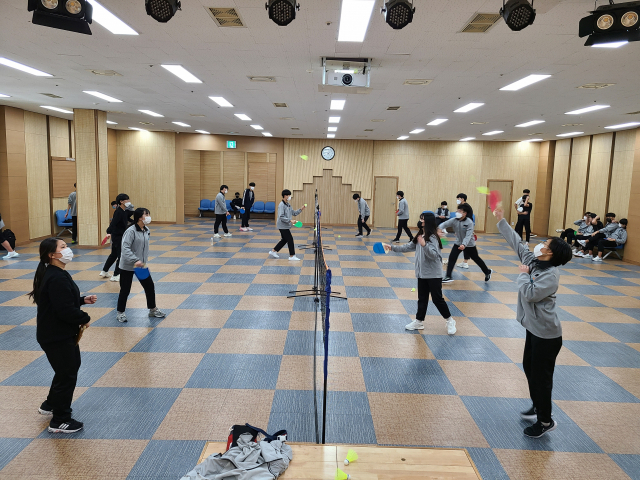 경상북도청소년수련원은 이달 25일 구미 사곡고등학교를 시작으로 제한적 운영을 재개했다. 경상북도청소년수련원 제공