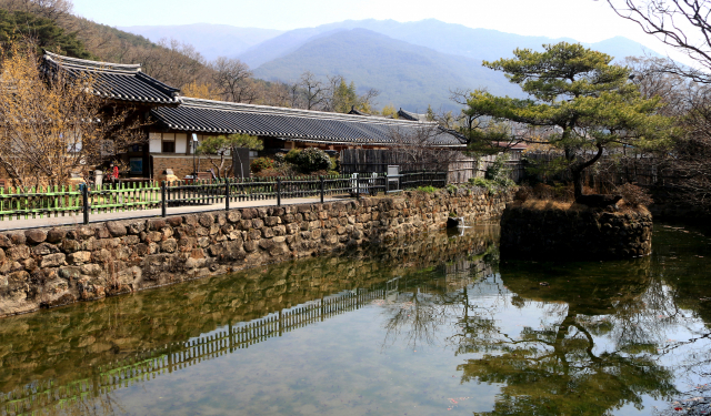 운조루 전경.