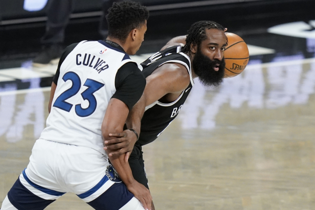 미국프로농구(NBA) 브루클린 네츠의 제임스 하든(오른쪽). 연합뉴스