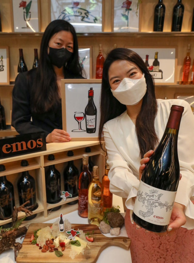 현대백화점은 오는 18일까지 전국 14개 점포 와인 매장에서 