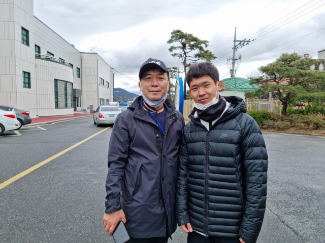 한국 남자 마라톤 심종섭(오른쪽)이 4일 경북 예천군에서 열린 