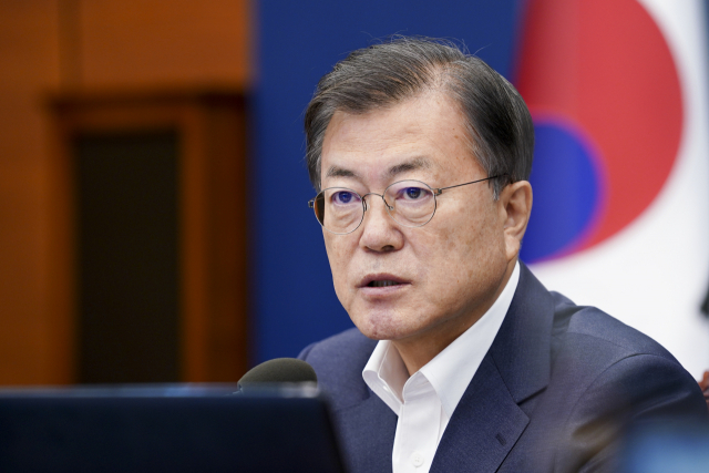 문재인 대통령이 지난 5일 청와대에서 열린 수석·보좌관 회의에서 발언하고 있다. 연합뉴스