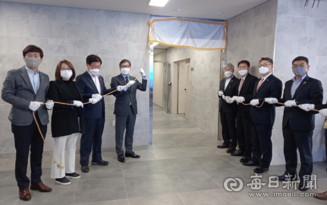 경북클라우드데이터센터가 7일 하대성 경상북도 경제부지사, 김주령 경산시 부시장 등이 참석한 가운데 개소식을 가졌다. 경산시 제공