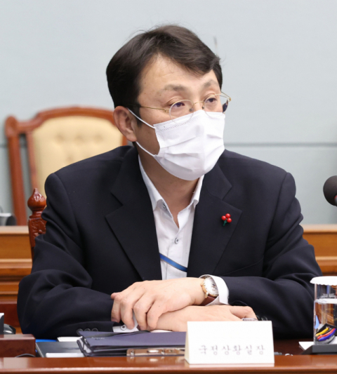 이진석 대통령비서실 국정상황실장이 25일 오후 청와대에서 열린 복지부·식약처·질병청 2021년 업무보고에 참석해 있다. 연합뉴스